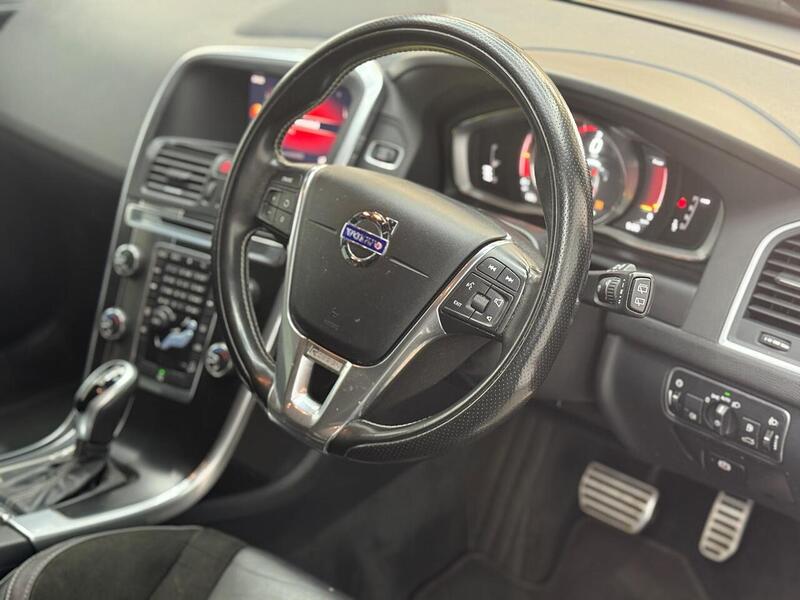 Volvo XC60 2.4 D4 R-Design Nav Auto AWD Euro 6 (s/s) 5dr - U262