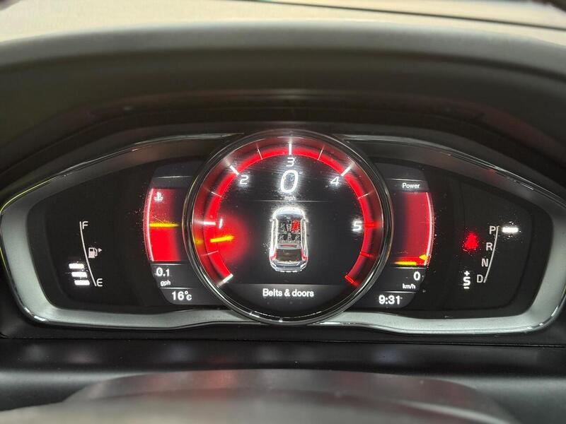 Volvo XC60 2.4 D4 R-Design Nav Auto AWD Euro 6 (s/s) 5dr - U262