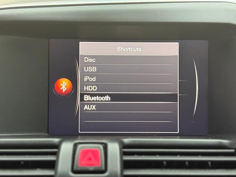 Volvo XC60 2.4 D4 R-Design Nav Auto AWD Euro 6 (s/s) 5dr - U262