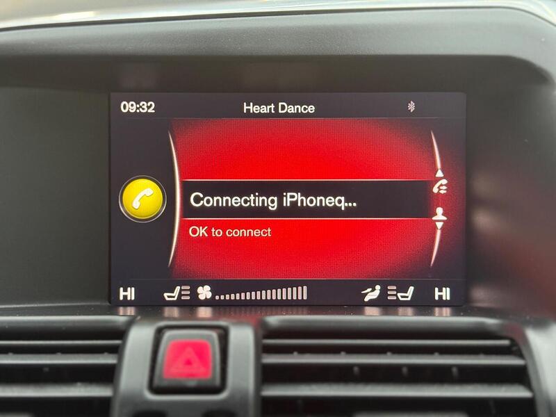 Volvo XC60 2.4 D4 R-Design Nav Auto AWD Euro 6 (s/s) 5dr - U262