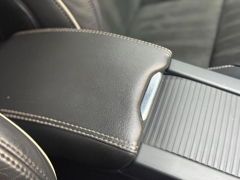 Volvo XC60 2.4 D4 R-Design Nav Auto AWD Euro 6 (s/s) 5dr - U262