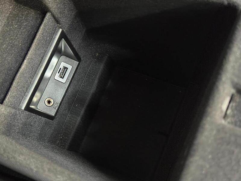 Volvo XC60 2.4 D4 R-Design Nav Auto AWD Euro 6 (s/s) 5dr - U262