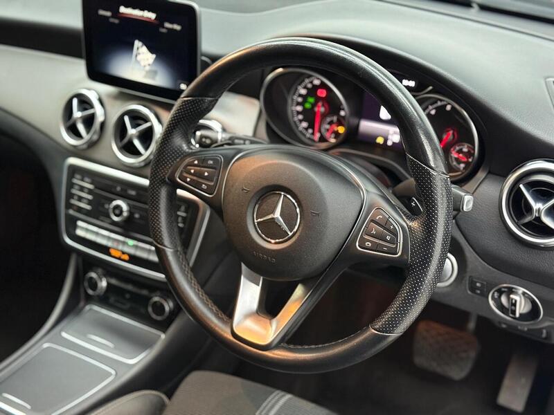 Mercedes-Benz GLA 1.6 GLA180 Urban Edition 7G-DCT Euro 6 (s/s) 5dr - U269