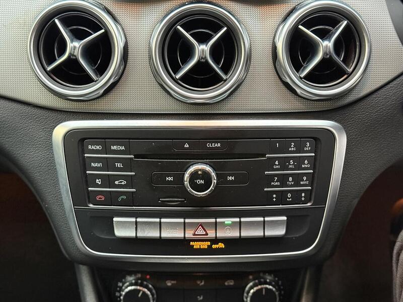 Mercedes-Benz GLA 1.6 GLA180 Urban Edition 7G-DCT Euro 6 (s/s) 5dr - U269