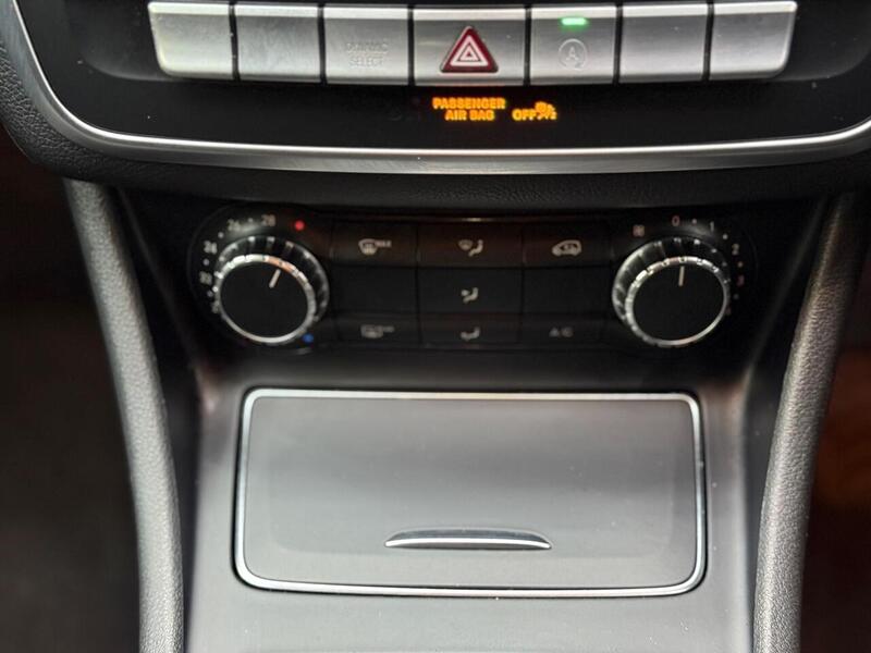 Mercedes-Benz GLA 1.6 GLA180 Urban Edition 7G-DCT Euro 6 (s/s) 5dr - U269