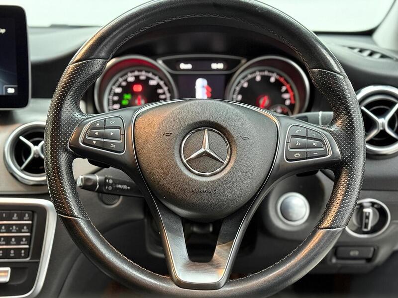 Mercedes-Benz GLA 1.6 GLA180 Urban Edition 7G-DCT Euro 6 (s/s) 5dr - U269