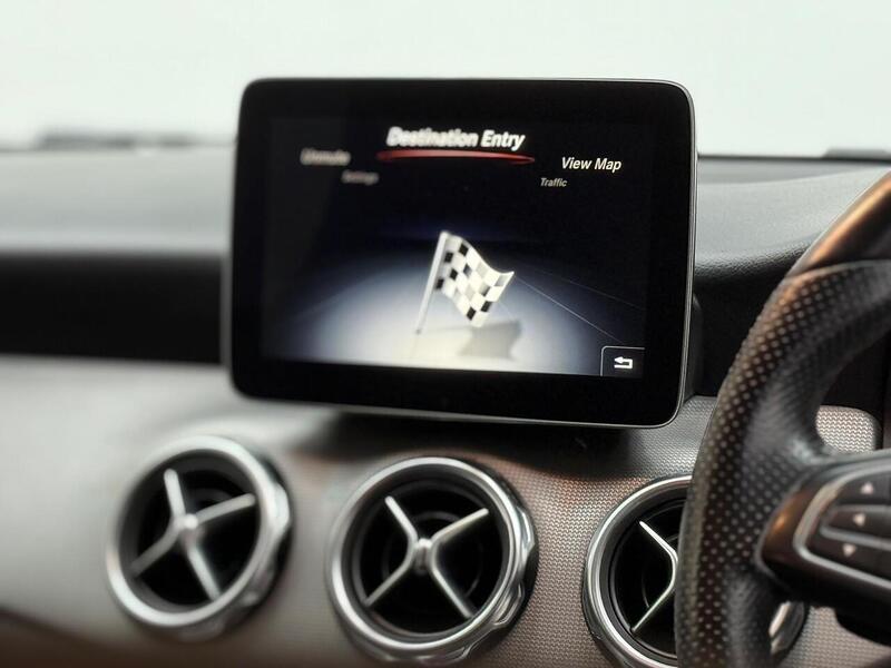 Mercedes-Benz GLA 1.6 GLA180 Urban Edition 7G-DCT Euro 6 (s/s) 5dr - U269