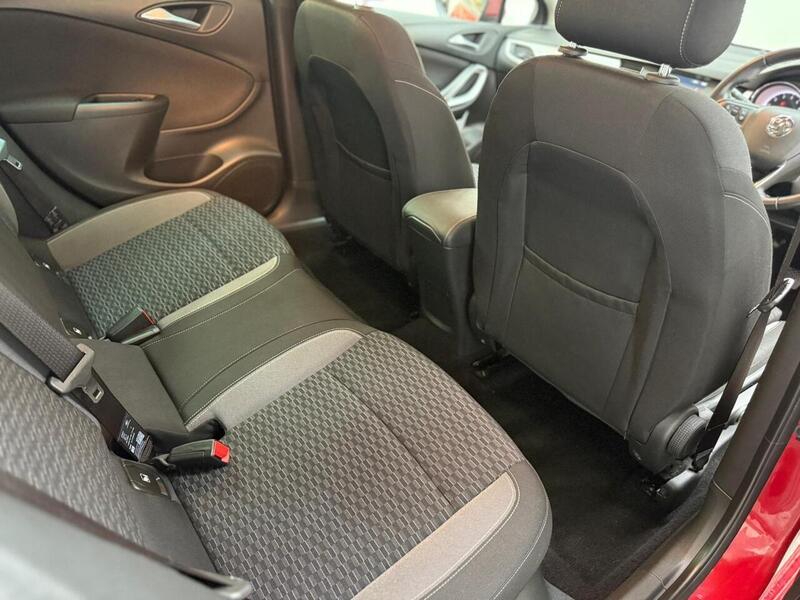 Vauxhall Astra 1.2 Turbo SRi VX Line Nav Euro 6 (s/s) 5dr - U279