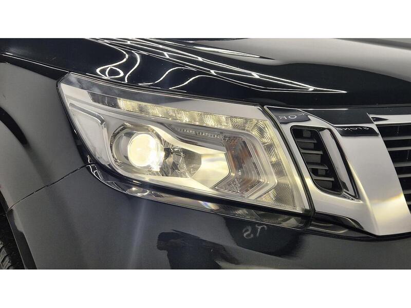 Nissan Navara 2.3 dCi Tekna 4WD Euro 5 4dr - U296