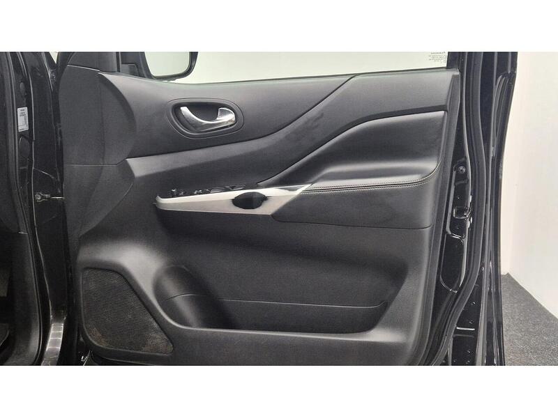 Nissan Navara 2.3 dCi Tekna 4WD Euro 5 4dr - U296