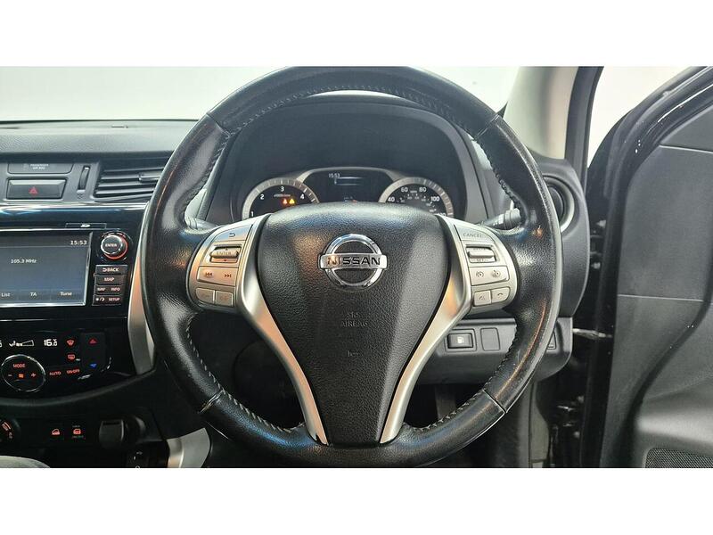 Nissan Navara 2.3 dCi Tekna 4WD Euro 5 4dr - U296