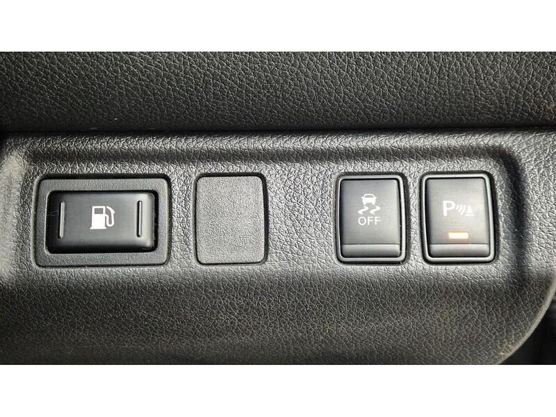 Nissan Navara 2.3 dCi Tekna 4WD Euro 5 4dr - U296