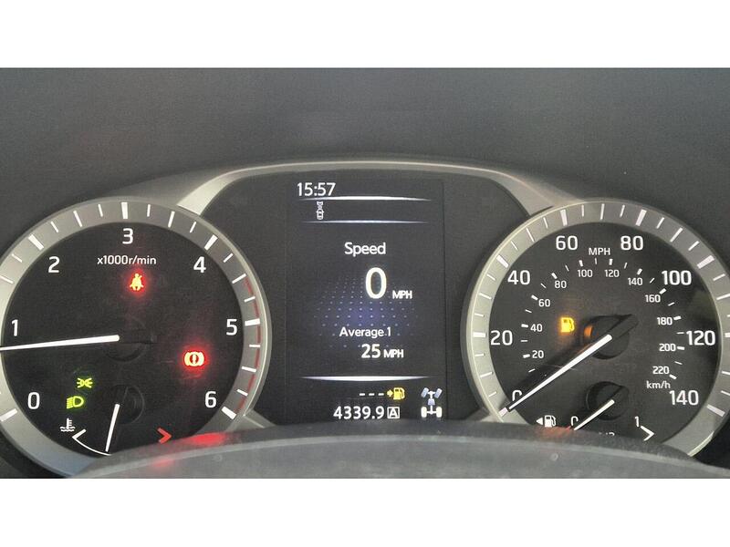 Nissan Navara 2.3 dCi Tekna 4WD Euro 5 4dr - U296