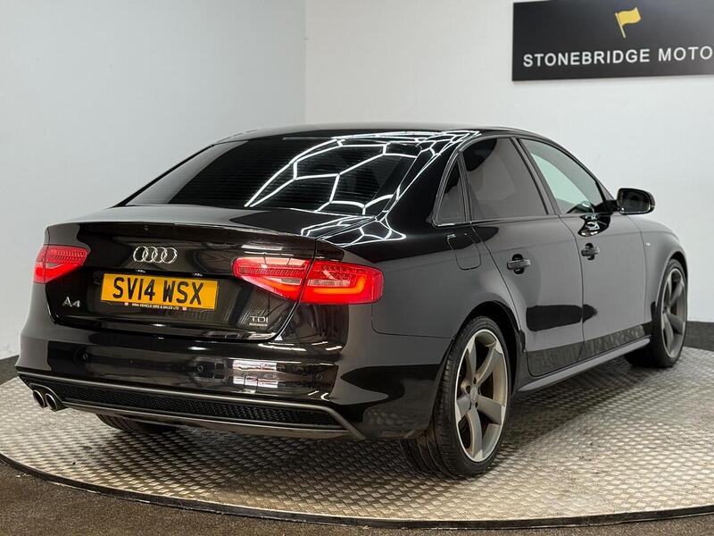 Audi A4 2.0 TDI Black Edition quattro Euro 5 (s/s) 4dr - U300