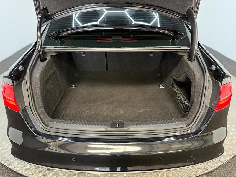 Audi A4 2.0 TDI Black Edition quattro Euro 5 (s/s) 4dr - U300