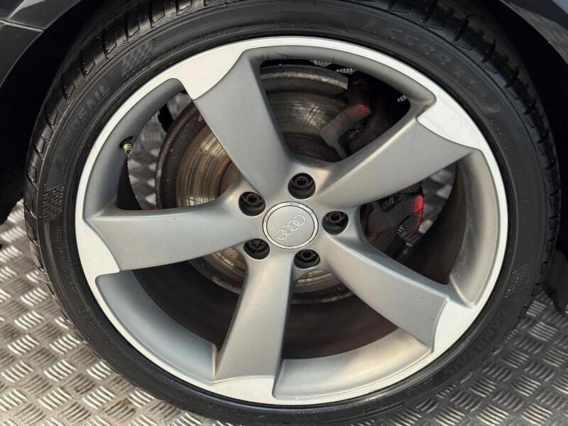 Audi A4 2.0 TDI Black Edition quattro Euro 5 (s/s) 4dr - U300