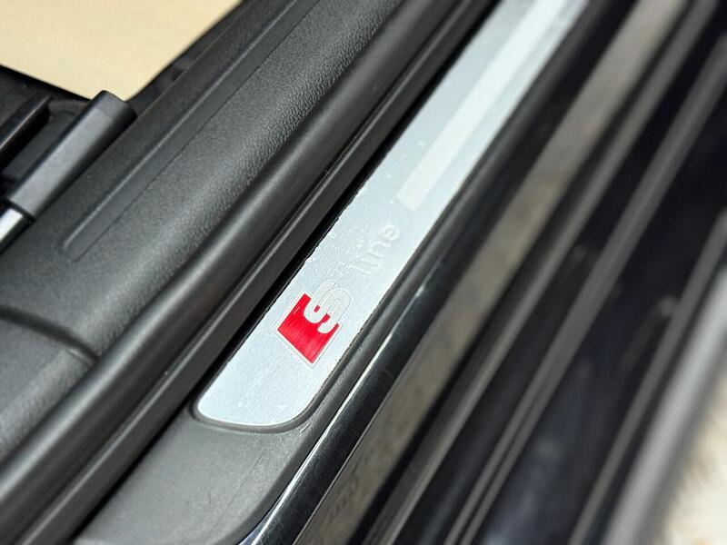 Audi A4 2.0 TDI Black Edition quattro Euro 5 (s/s) 4dr - U300