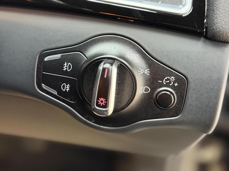 Audi A4 2.0 TDI Black Edition quattro Euro 5 (s/s) 4dr - U300