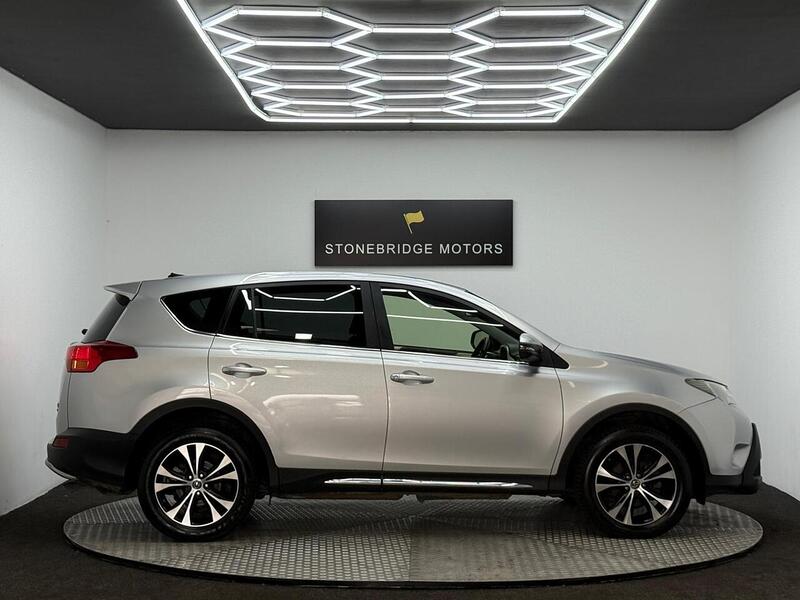 Toyota RAV4 2.0 D-4D Icon 4WD Euro 5 (s/s) 5dr - U310