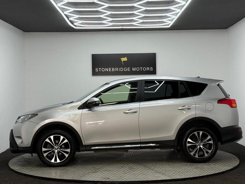 Toyota RAV4 2.0 D-4D Icon 4WD Euro 5 (s/s) 5dr - U310