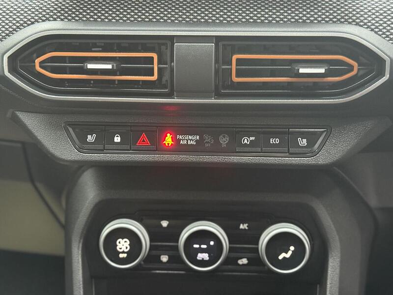 Dacia Sandero Stepway 1.0 TCe Journey Euro 6 (s/s) 5dr - U315