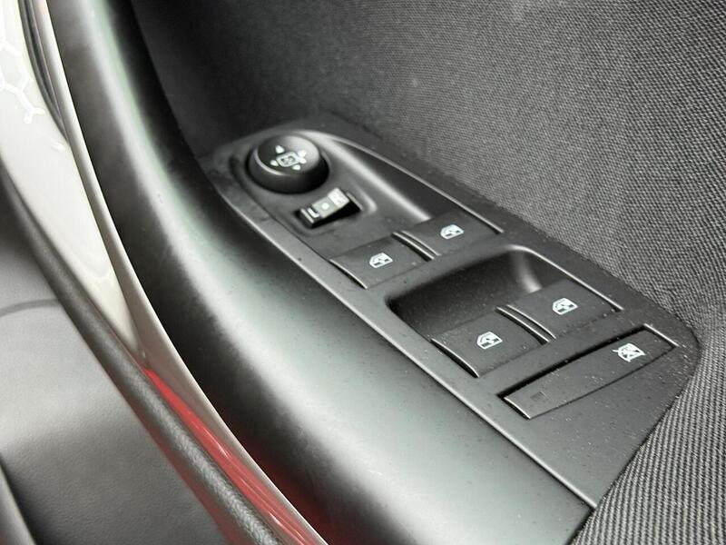 Vauxhall Astra 1.2 Turbo SRi VX Line Nav Euro 6 (s/s) 5dr - U323