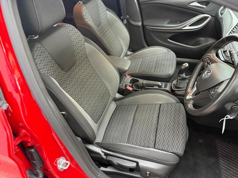 Vauxhall Astra 1.2 Turbo SRi VX Line Nav Euro 6 (s/s) 5dr - U323