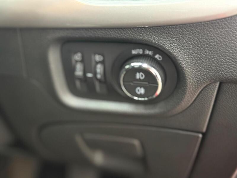 Vauxhall Astra 1.2 Turbo SRi VX Line Nav Euro 6 (s/s) 5dr - U323