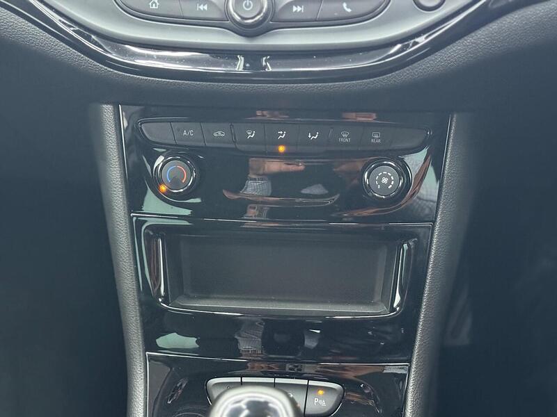 Vauxhall Astra 1.2 Turbo SRi VX Line Nav Euro 6 (s/s) 5dr - U323