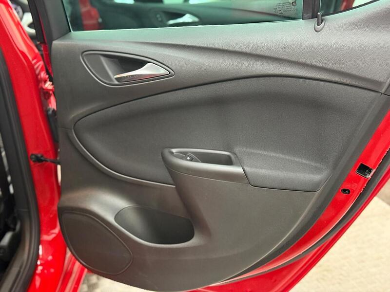 Vauxhall Astra 1.2 Turbo SRi VX Line Nav Euro 6 (s/s) 5dr - U323