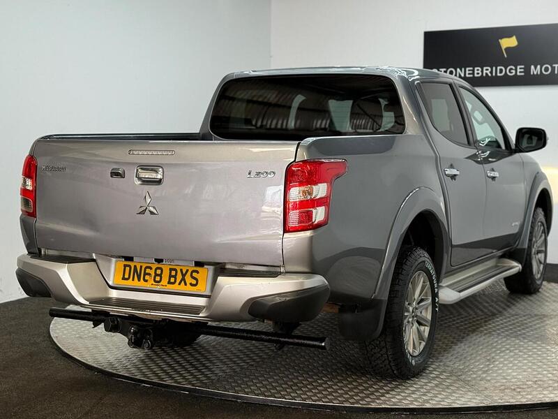 Mitsubishi L200 2.4 DI-D DC Warrior 4WD Euro 6 4dr - U324