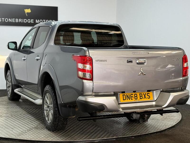 Mitsubishi L200 2.4 DI-D DC Warrior 4WD Euro 6 4dr - U324