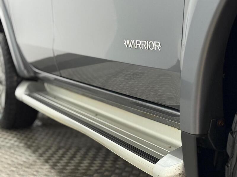 Mitsubishi L200 2.4 DI-D DC Warrior 4WD Euro 6 4dr - U324
