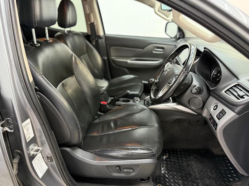 Mitsubishi L200 2.4 DI-D DC Warrior 4WD Euro 6 4dr - U324