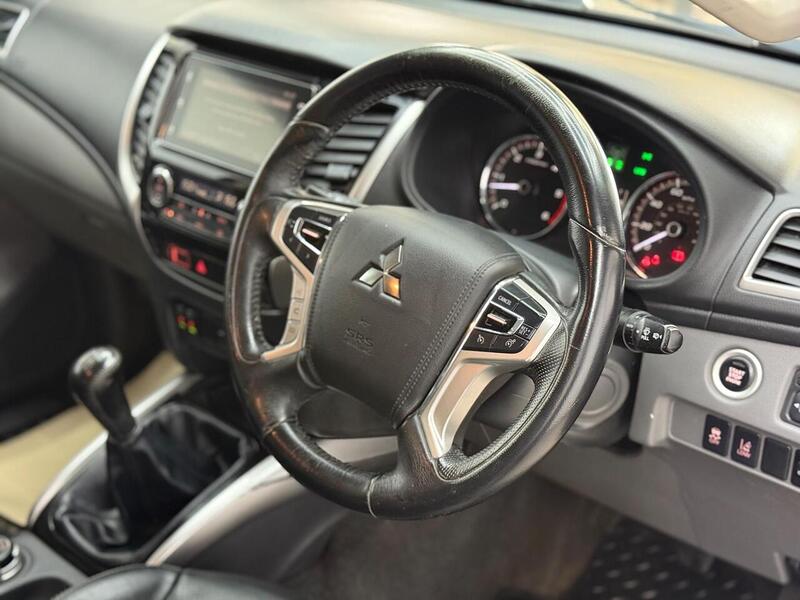 Mitsubishi L200 2.4 DI-D DC Warrior 4WD Euro 6 4dr - U324