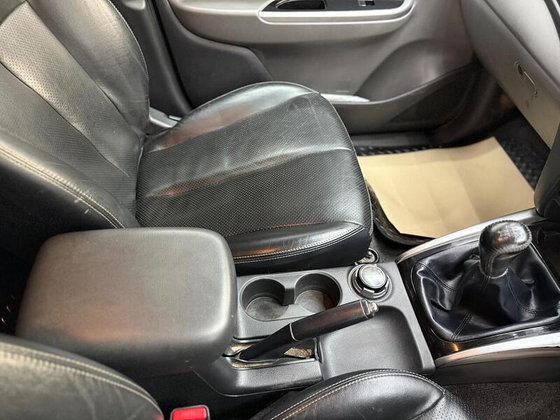 Mitsubishi L200 2.4 DI-D DC Warrior 4WD Euro 6 4dr - U324