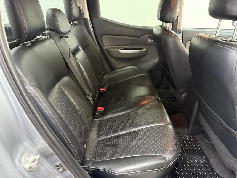 Mitsubishi L200 2.4 DI-D DC Warrior 4WD Euro 6 4dr - U324