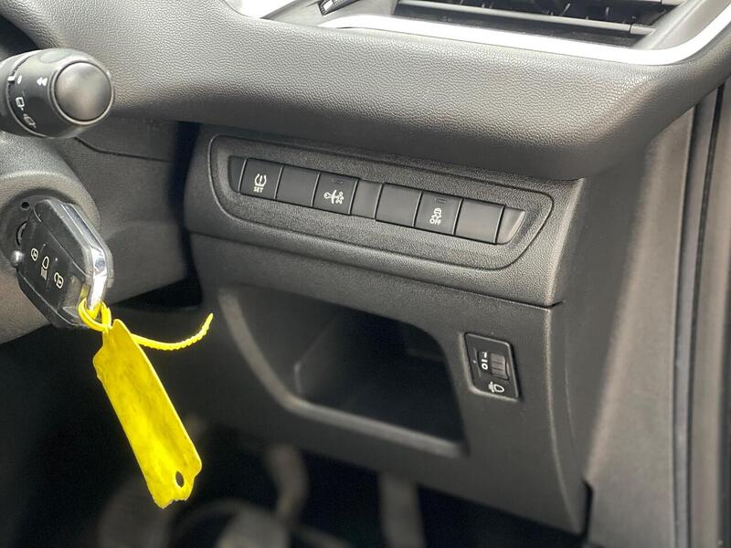 Peugeot 208 1.2 VTi PureTech Access+ Euro 5 5dr - U370