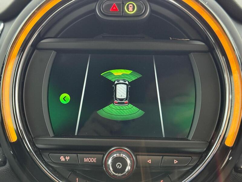 MINI Clubman 1.5 Cooper Steptronic Euro 6 (s/s) 6dr - U379