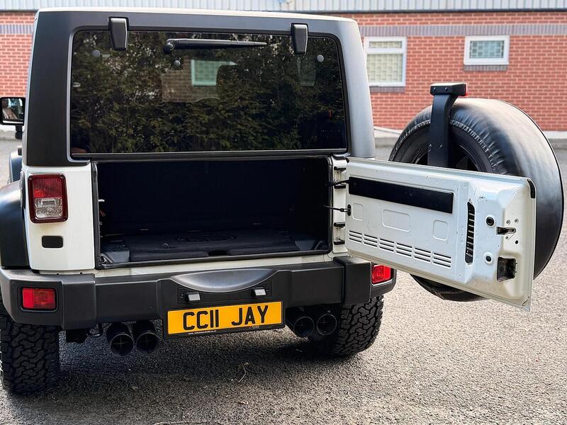 Jeep Wrangler 2.8 CRD Sahara Auto 4WD Euro 6 2dr - U389