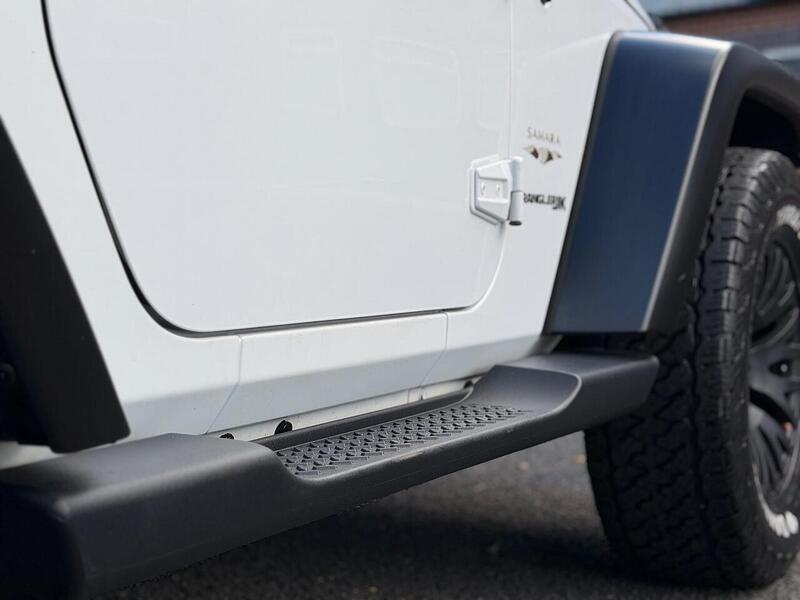 Jeep Wrangler 2.8 CRD Sahara Auto 4WD Euro 6 2dr - U389