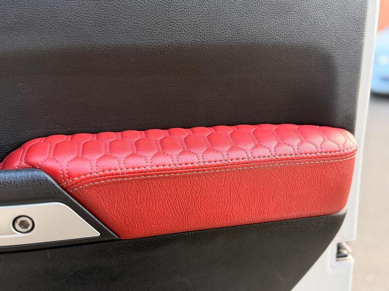 Jeep Wrangler 2.8 CRD Sahara Auto 4WD Euro 6 2dr - U389