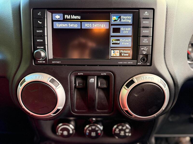 Jeep Wrangler 2.8 CRD Sahara Auto 4WD Euro 6 2dr - U389