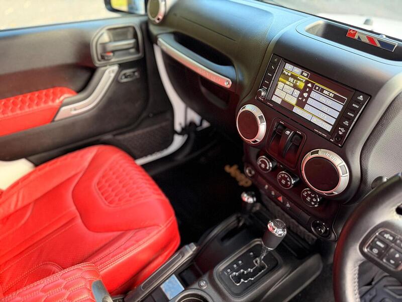 Jeep Wrangler 2.8 CRD Sahara Auto 4WD Euro 6 2dr - U389