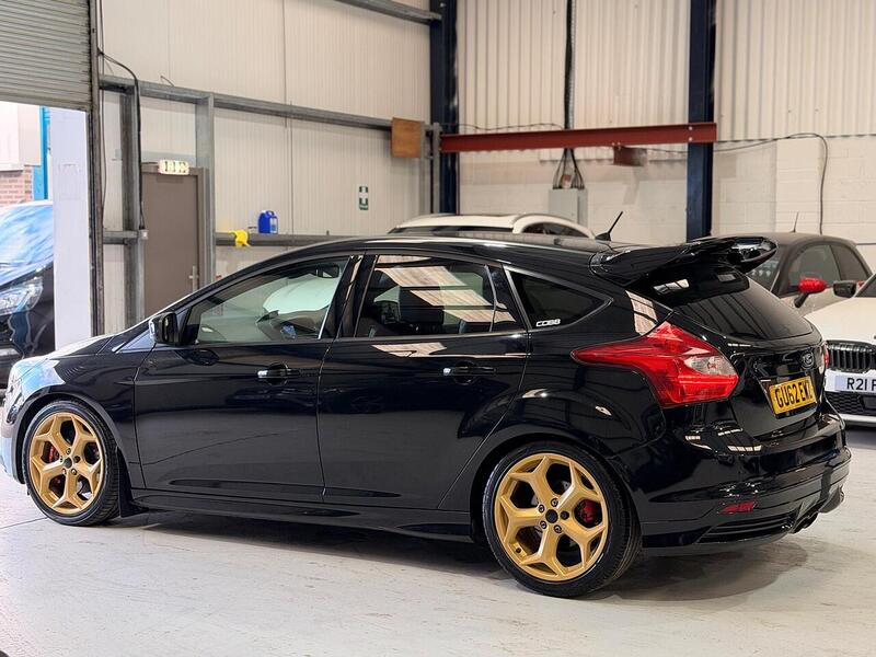 Ford Focus 2.0T EcoBoost ST-3 Euro 5 (s/s) 5dr - U390