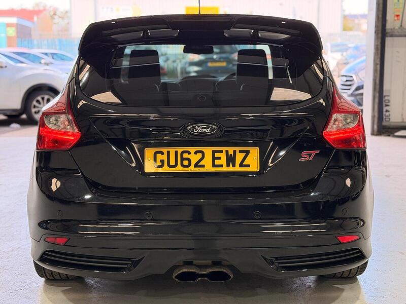 Ford Focus 2.0T EcoBoost ST-3 Euro 5 (s/s) 5dr - U390