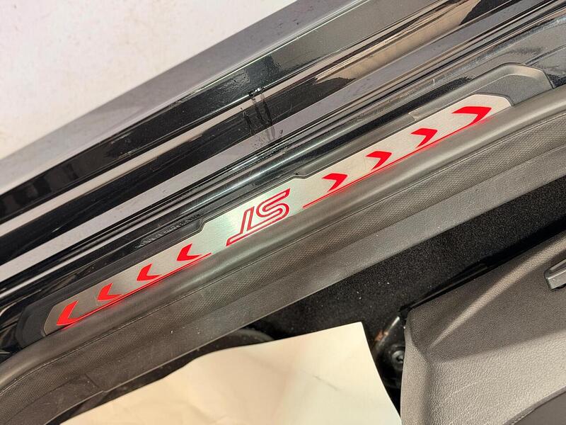 Ford Focus 2.0T EcoBoost ST-3 Euro 5 (s/s) 5dr - U390