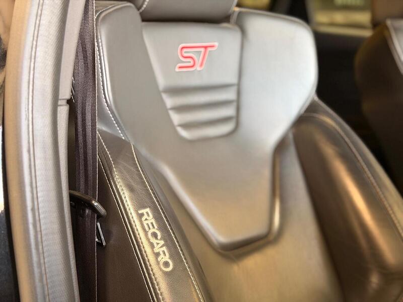 Ford Focus 2.0T EcoBoost ST-3 Euro 5 (s/s) 5dr - U390