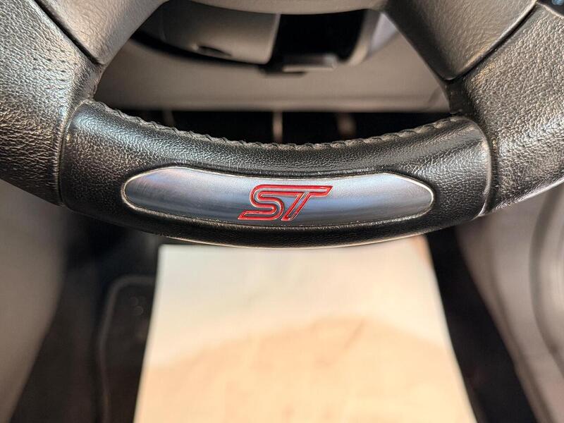 Ford Focus 2.0T EcoBoost ST-3 Euro 5 (s/s) 5dr - U390