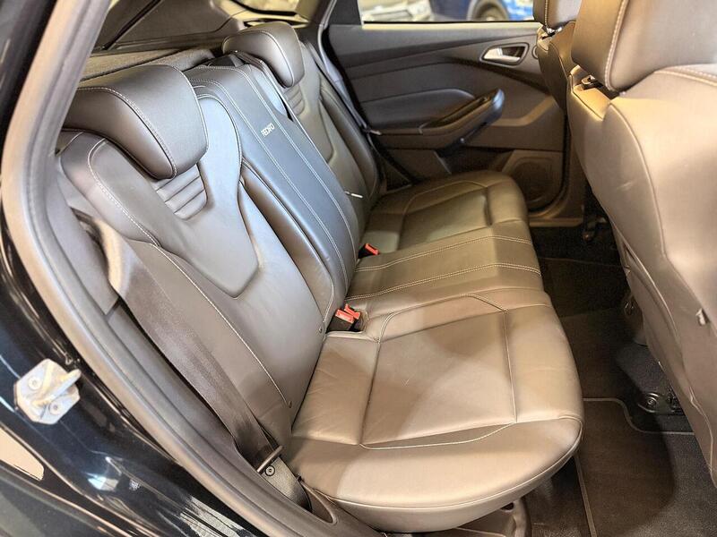 Ford Focus 2.0T EcoBoost ST-3 Euro 5 (s/s) 5dr - U390